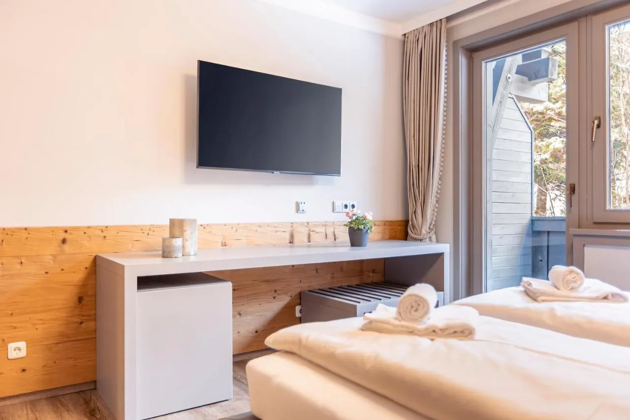 Aparthotel Saalbach Suites By Alps Resorts