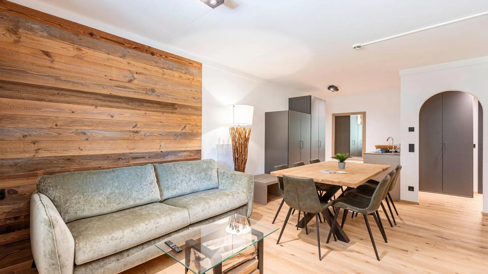 Aparthotel Saalbach Suites By Alps Resorts Austria
