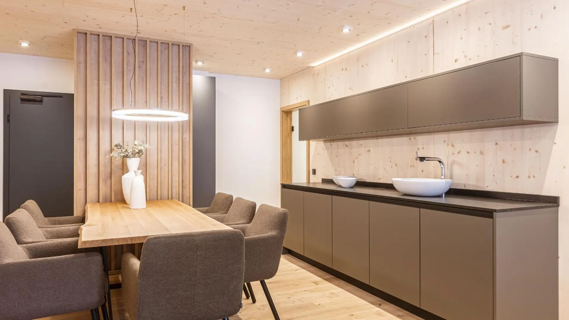 Aparthotel Saalbach Suites By Alps Resorts