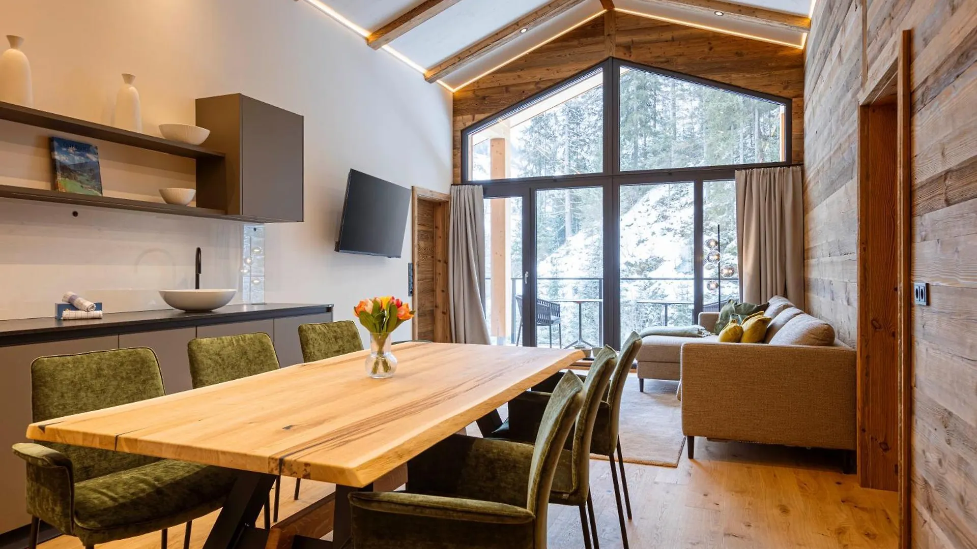Aparthotel Saalbach Suites By Alps Resorts