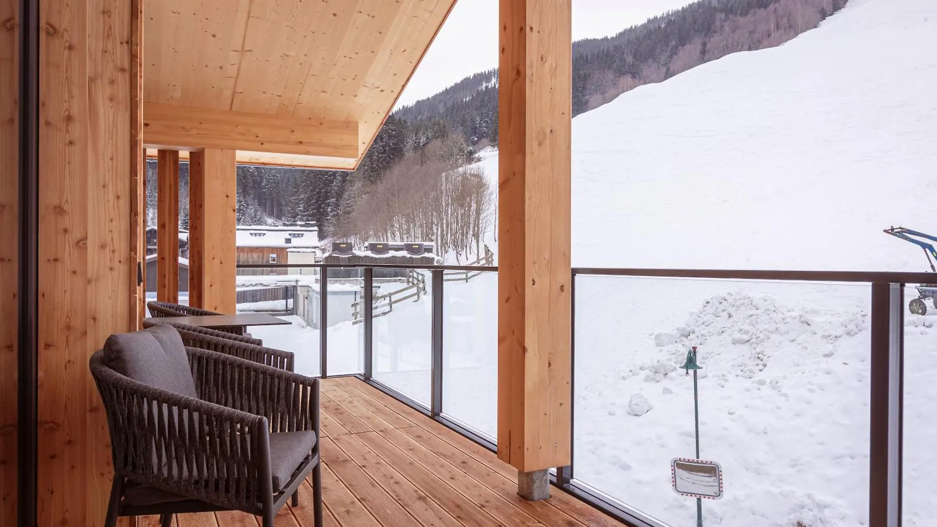 Aparthotel Saalbach Suites By Alps Resorts
